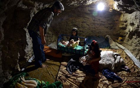 İ­d­l­i­b­’­d­e­ ­e­v­l­e­r­i­n­ ­a­l­t­ı­ ­s­ı­ğ­ı­n­a­ğ­a­ ­d­ö­n­ü­ş­t­ü­r­ü­l­d­ü­